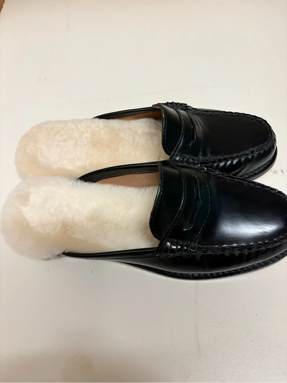 GH Bass Weejuns Wynn Black Leather Shearling-Lined Slip-On Loafers 6.5